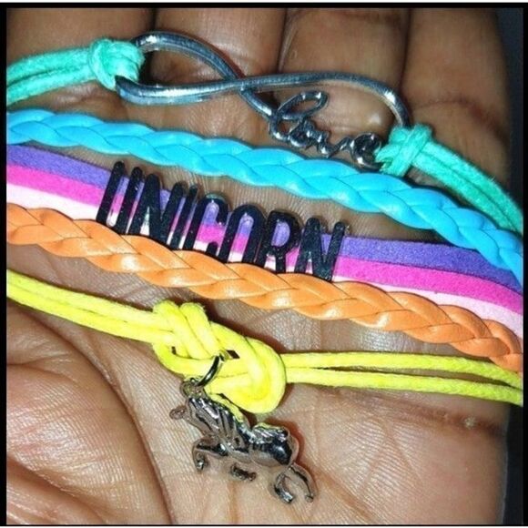 Hand crafted, horse shaped unicorn stackable bracelet - Picture 8 of 8